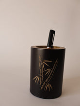 Load image into Gallery viewer, RUNWAY BAMBOO PENSTAND