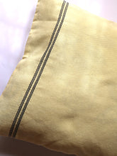 Load image into Gallery viewer, RUNWAY NAGALAMD CUSHION COVER