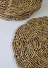 Load image into Gallery viewer, WATER HYACINTH PLACEMAT