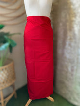 Load image into Gallery viewer, Runway Handloom Mekhala
