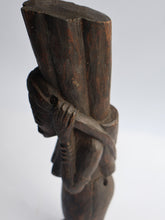 Load image into Gallery viewer, RUNWAY NAGALAND VINTAGE IT
